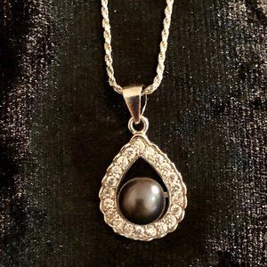 C&C Pearls Black Pearl Pendant Necklace